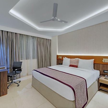 Hotel The Fern Residency Karād Zewnętrze zdjęcie