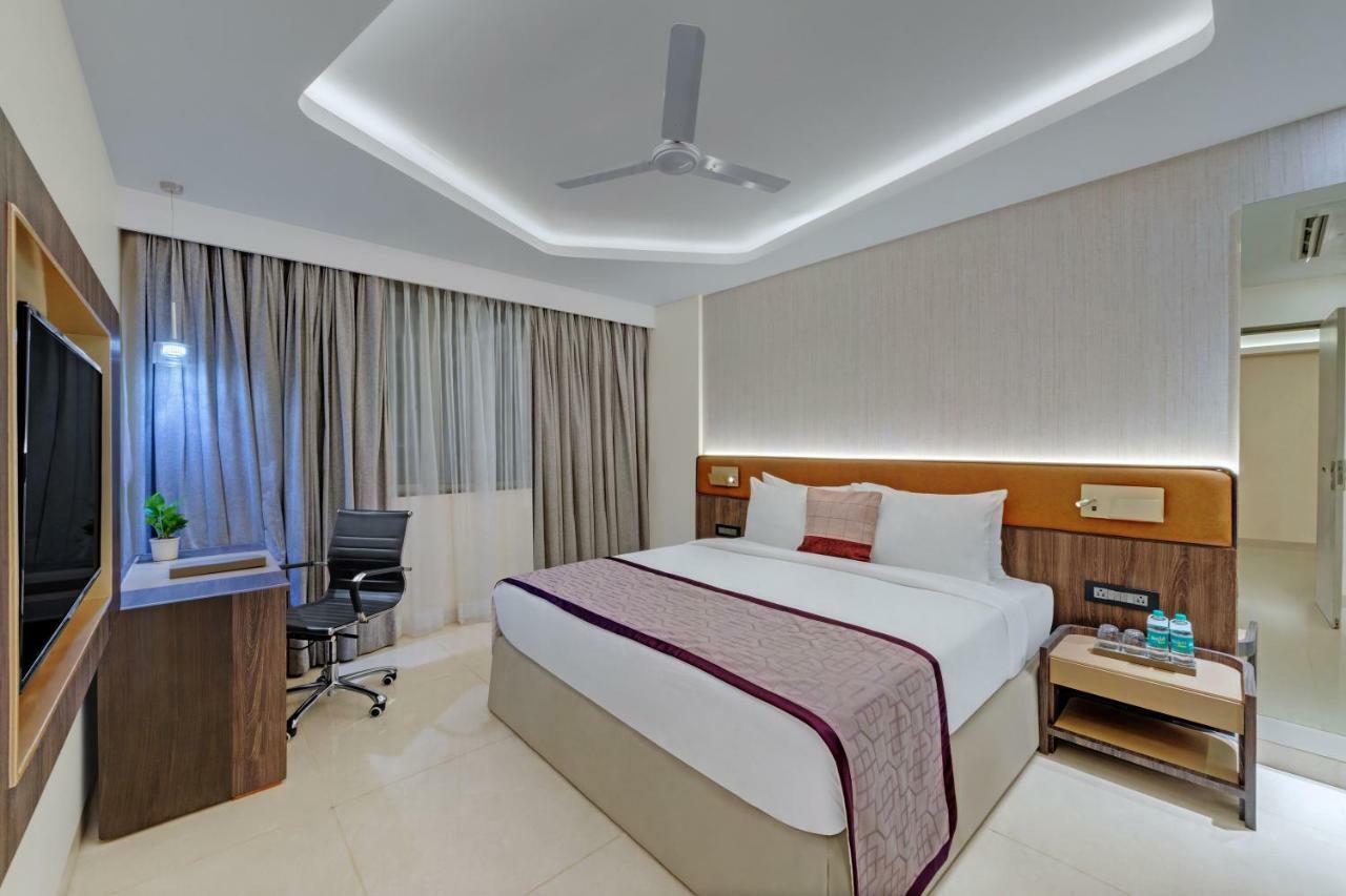 Hotel The Fern Residency Karād Zewnętrze zdjęcie