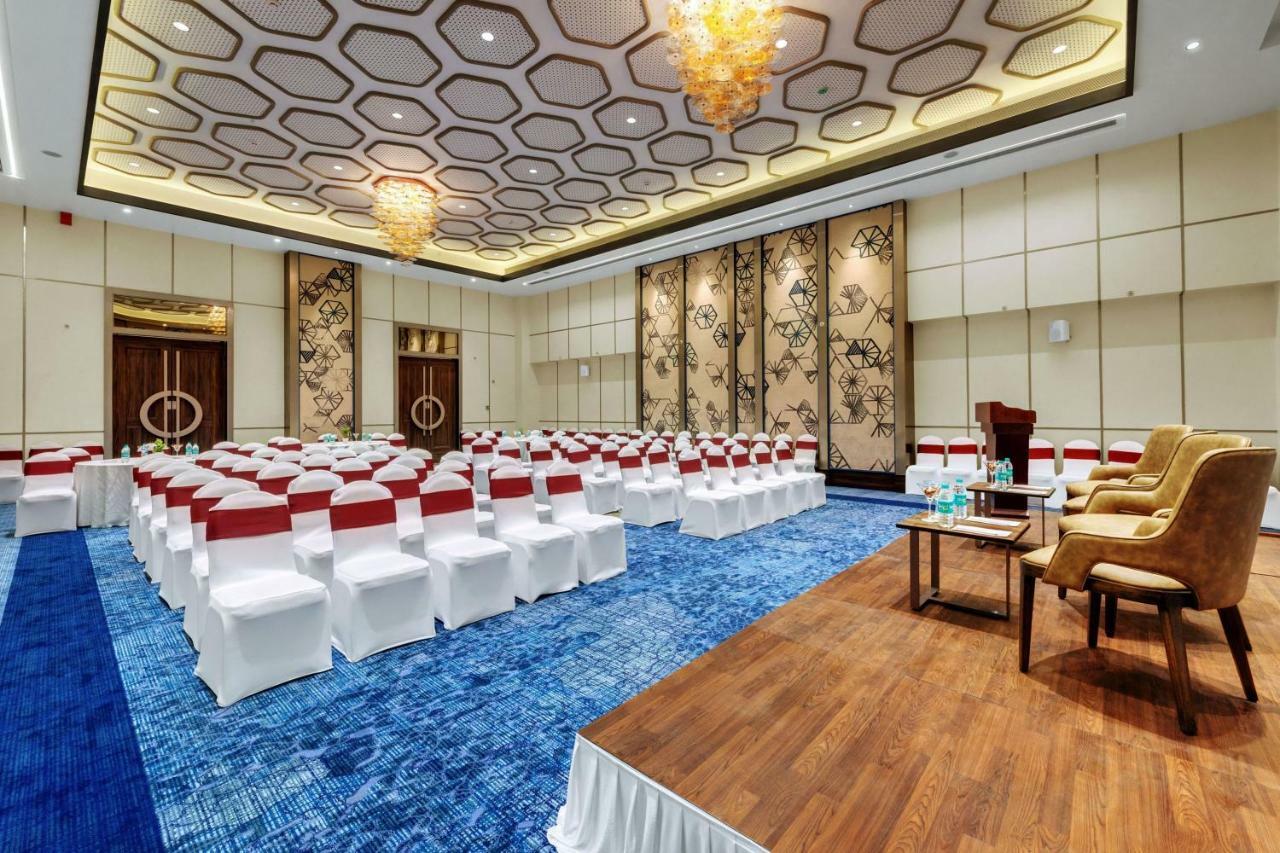 Hotel The Fern Residency Karād Zewnętrze zdjęcie